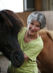Bettina Jellouschek-Otto mit Pferden